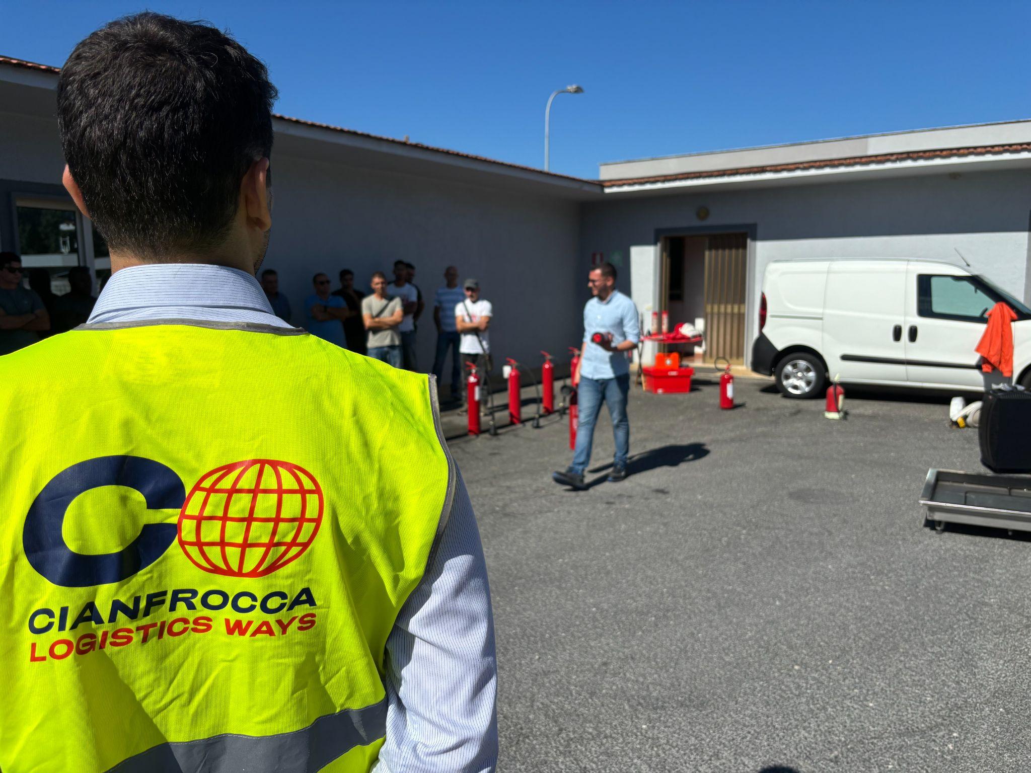 Safety Day 2026 Cianfrocca: formazione antincendio sul piazzale con gli autisti